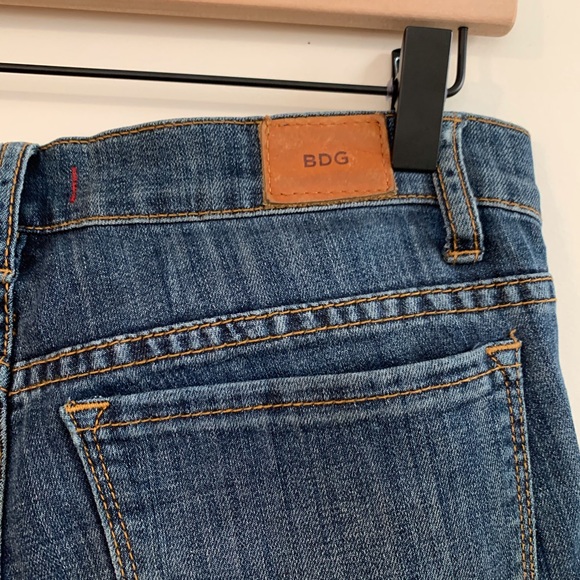 🌸BDG Mid Rise Cigarette Ankle Dark Wash Jean - Picture 5 of 8